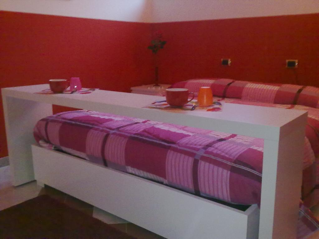 Affittacamere Valchiavenna - Foresteria Lombarda Con Parcheggio Privato Sul Posto! Apprezzata Gestione Familiare Dal 2012, Qualita-Prezzo Top! "Guest-House With Private Parking On Site! Appreciated Family Management Since 2012, Quality-Price Top!" Habitación foto